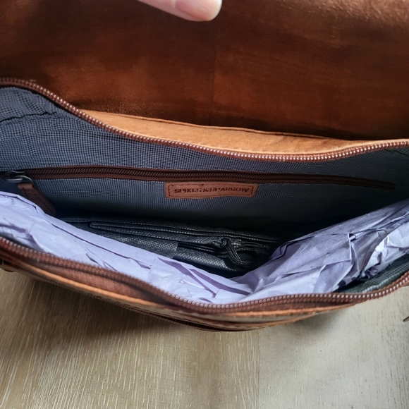 Spikes and Sparrow Noah 100% Leather Flap Shoulder Crossbody Bag - Picture 11 of 11